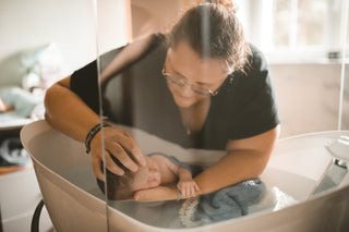 Bains thérapeutiques et massages pour bébé - Maison Mazarine et Moi