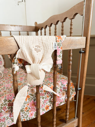 Attache tétine fleurs