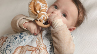 Bébé fait ses dents : comment le soulager ?