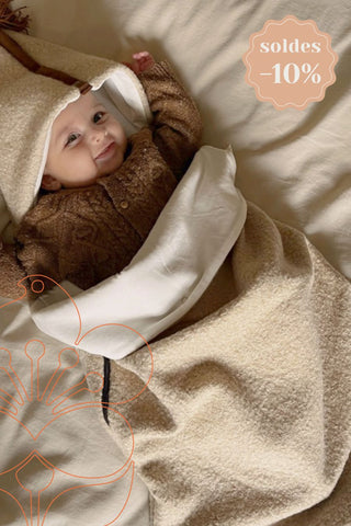 Nid d'ange bébé moumoute beige