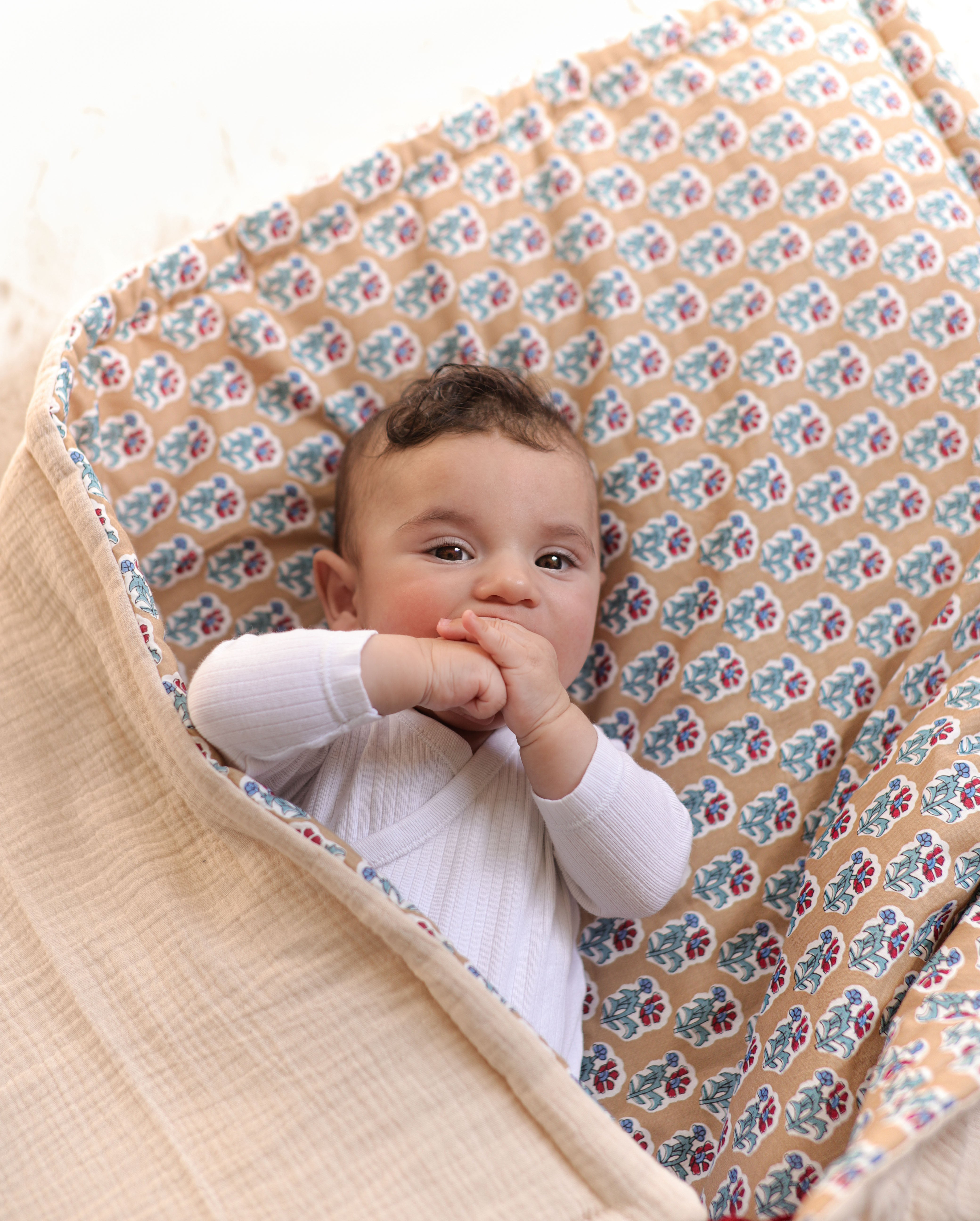 Couverture bébé : couverture emmaillotage bébé et plaid bébé Couverture bébé : couverture emmaillotage bébé et plaid bébé
