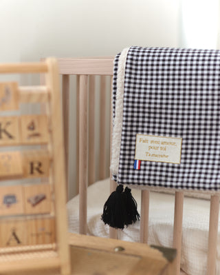 Gingham check sherpa blanket