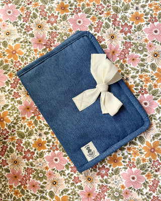 Protège-carnet de santé en denim