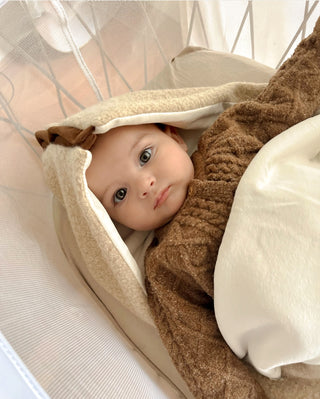 Pepita beige sherpa baby nest